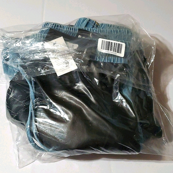 Jeans - Picture 3 of 3